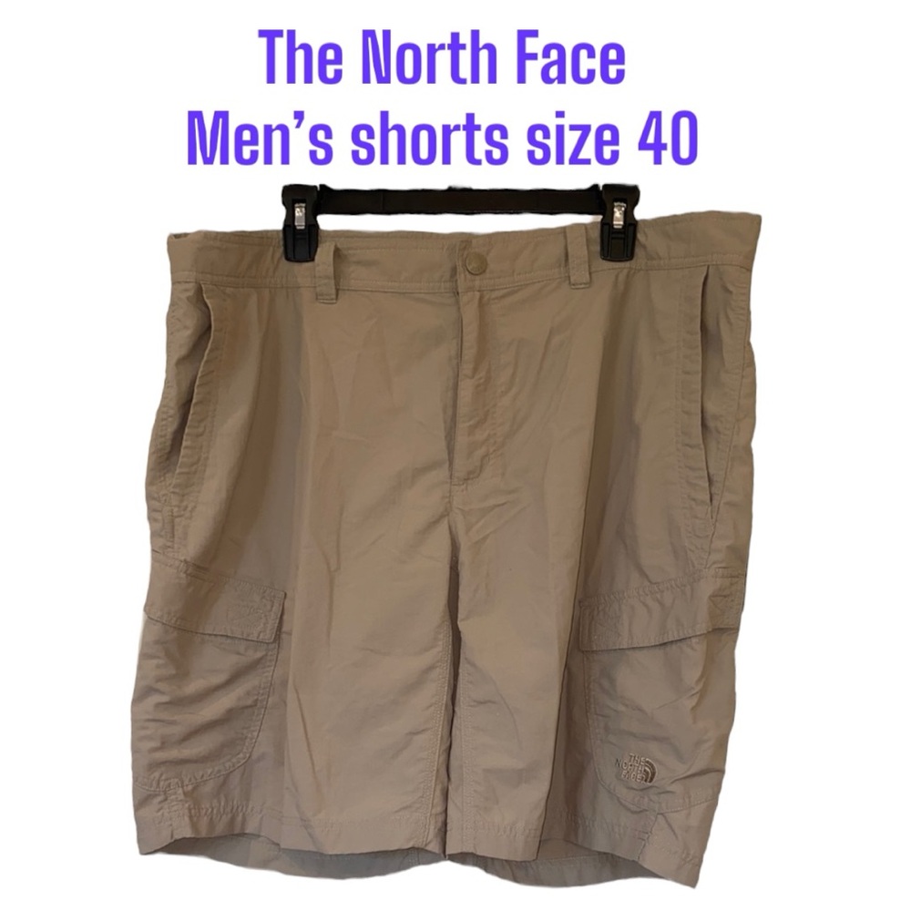 Men’s 40 North Face Beige Cargo Shorts Good Condition Ripstop hike fishing camp